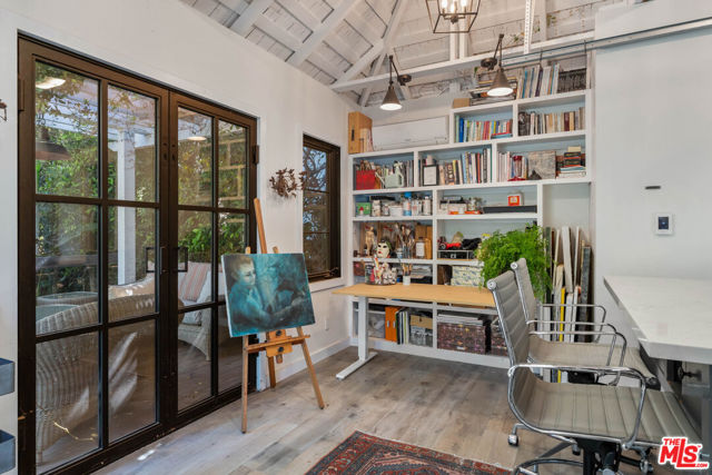 233 S Saltair Avenue, Los Angeles CA: https://media.crmls.org/mediaz/a9cbe8df-238e-4ce7-821c-f99c0e715228.jpg