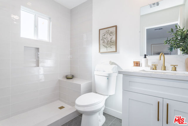 14365 Berg Street, Sylmar CA: https://media.crmls.org/mediaz/a9cc28f8-48eb-498d-9d88-e3ab5f9ed60f.jpg