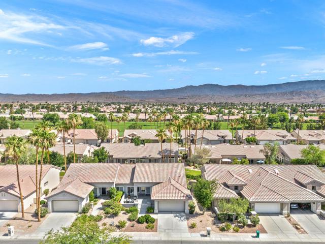 78352 Yucca Blossom Drive, Palm Desert CA: https://media.crmls.org/mediaz/a9cc5250-3687-419a-9979-04cef2951f6c.jpg