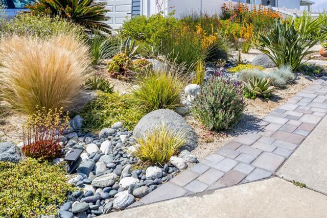 4507 Carnaby Court, Carlsbad CA: https://media.crmls.org/mediaz/a9ccb83e-8ca9-48e3-bbba-329bf6c132a0.jpg