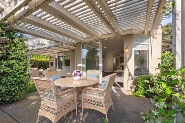 4954 Caminito Vista Lujo, San Diego CA: https://media.crmls.org/mediaz/a9ccd2d9-95a0-42be-b9ce-f292a4c974c0.jpg