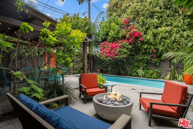813 Crestmoore Place, Venice CA: https://media.crmls.org/mediaz/a9cdea1e-8455-40bb-9391-eecfcdd80311.jpg