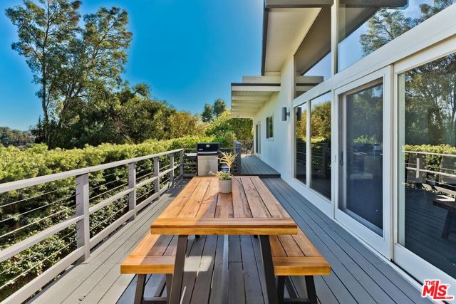 22248 Cass Avenue photo 8