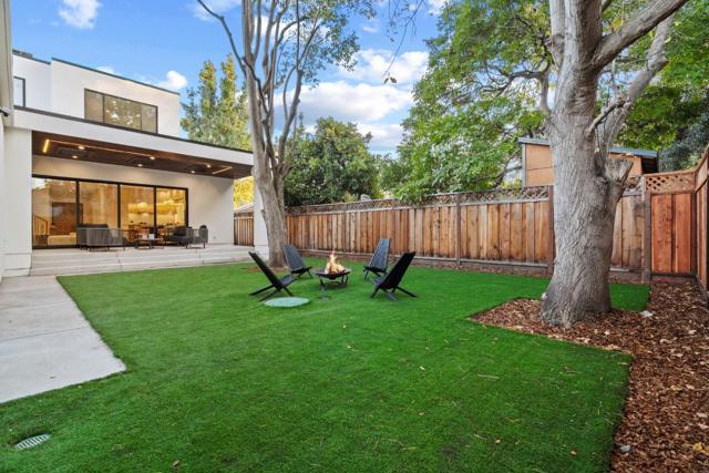 700 Farley Street, Mountain View CA: https://media.crmls.org/mediaz/a9ced981-e683-44ad-b087-085de2809bee.jpg