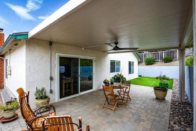 14543 High Pine St, Poway CA: https://media.crmls.org/mediaz/a9cfec80-1635-4675-936e-f28fa139aa72.jpg