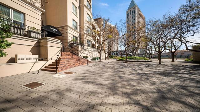 655 india St, San Diego CA: https://media.crmls.org/mediaz/a9d0a462-5b6a-467e-a75a-f66fd98f4c9c.jpg