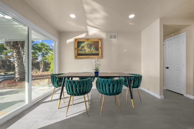 Detail Gallery Image 8 of 51 For 8543 via Consuelo, El Cajon,  CA 92021 - 3 Beds | 2 Baths