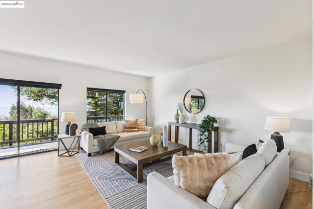 17032 Broadway Ter, Oakland CA: https://media.crmls.org/mediaz/a9d10d99-781b-43e6-966a-01cd6343ebf7.jpg