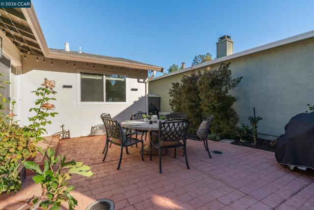 843 Luz Ct, Danville CA: https://media.crmls.org/mediaz/a9d19030-c3d6-4cb0-9666-5e9d845320e2.jpg
