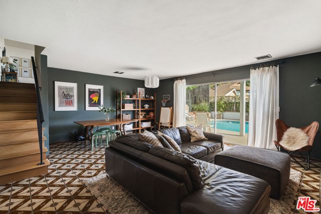 4748 Round Top Drive, Los Angeles CA: https://media.crmls.org/mediaz/a9d190ef-c0cd-4da3-b68f-e06a237349f6.jpg