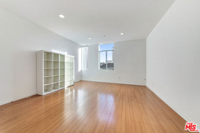 140 S Gramercy Place, Los Angeles CA: https://media.crmls.org/mediaz/a9d24ff6-5a64-47d8-8ffa-ffdbd7944ec8.jpg