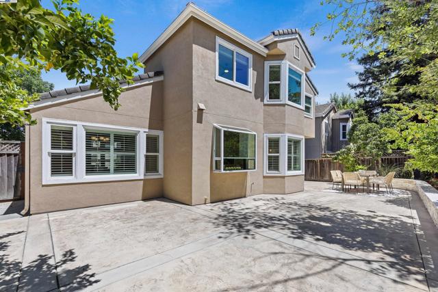 1687 Silverwood Ct, Danville CA: https://media.crmls.org/mediaz/a9d368c1-50da-4c6e-b254-8465cf4f0f2c.jpg