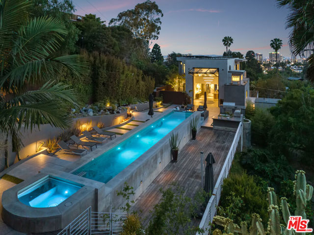 5751 Valley Oak Drive, Los Angeles CA: https://media.crmls.org/mediaz/a9d38ca4-6d31-436c-8004-3ef300e83456.jpg