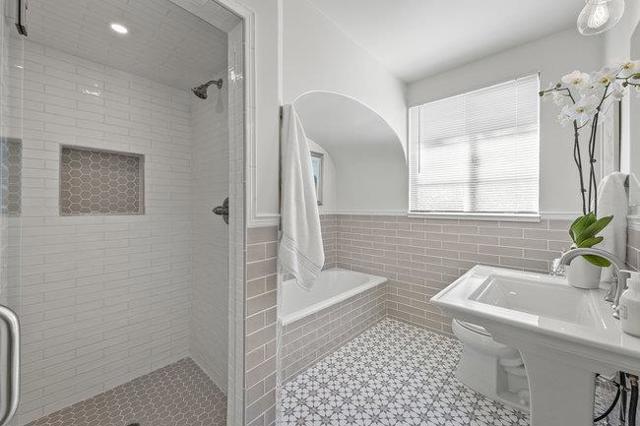 320 Jackson Street, San Mateo CA: https://media.crmls.org/mediaz/a9d39f34-e954-4240-bb7a-9b04d033990e.jpg