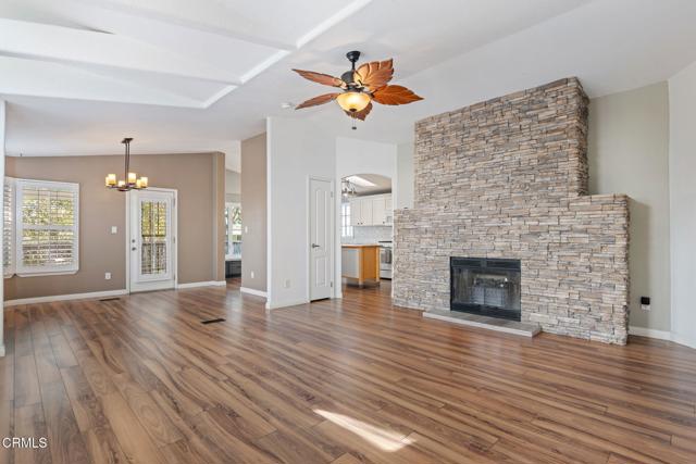 Detail Gallery Image 8 of 38 For 157 Keats Cir #157,  Ventura,  CA 93003 - 3 Beds | 2 Baths