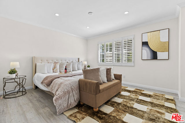 8557 Norwich Avenue, North Hills CA: https://media.crmls.org/mediaz/a9d45ebd-8208-4a1c-9996-b4c42167d000.jpg