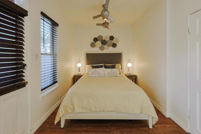 Detail Gallery Image 11 of 21 For 205 .5 C Ave, Coronado,  CA 92118 - 1 Beds | 1 Baths