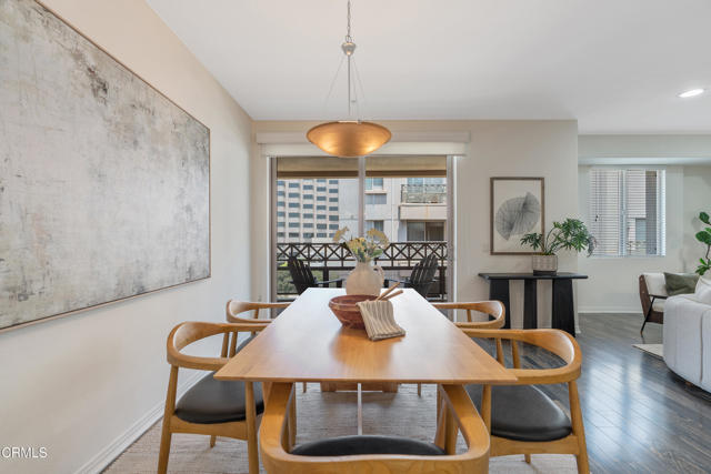 931 E Walnut Street, Pasadena CA: https://media.crmls.org/mediaz/a9d4c8bf-bb30-4cd8-b0d8-2b43521e280f.jpg