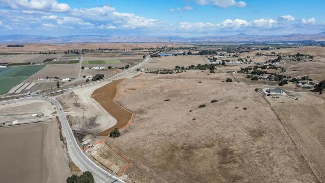 0 Union Road, Hollister CA: https://media.crmls.org/mediaz/a9d501fc-3ceb-4945-8755-e48b95e401b1.jpg