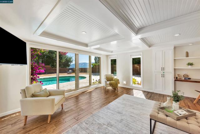 23 El Verano, Orinda CA: https://media.crmls.org/mediaz/a9d52cbe-5417-46e3-80b6-17629c5fbd48.jpg