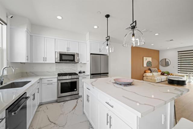 10422 Adamson Way, San Diego CA: https://media.crmls.org/mediaz/a9d59834-701e-44be-90ce-832b10c85bcd.jpg