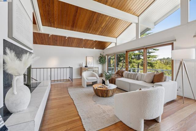 2140 Pullman Ave, Belmont CA: https://media.crmls.org/mediaz/a9d6049b-2921-4c80-b08b-ee9e2d3106b7.jpg