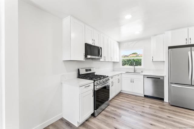 709 4th AVE, Chula Vista CA: https://media.crmls.org/mediaz/a9d63a5e-16c4-4d95-b358-cb43b39ae1e9.jpg