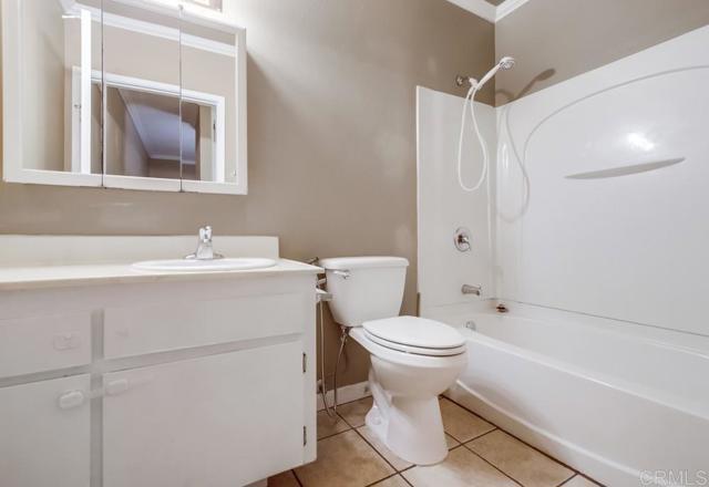 Home for Sale in Lakeside