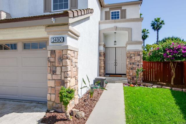 2490 Bear Rock Gln, Escondido CA: https://media.crmls.org/mediaz/a9d6b5cf-be9b-410b-a595-158884340c00.jpg