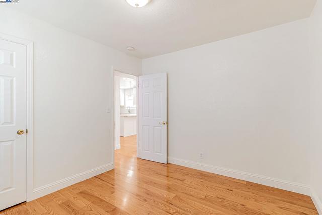 2940 Somerset Ave, Castro Valley CA: https://media.crmls.org/mediaz/a9d7135a-369e-4f6f-8e8a-9ff693643a8f.jpg