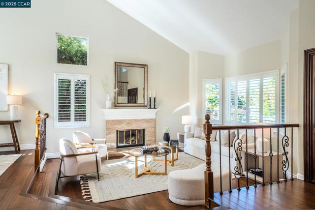 40 Northview Ct, Danville CA: https://media.crmls.org/mediaz/a9d71d9e-fe51-4f86-a9f0-dee9a40362d5.jpg