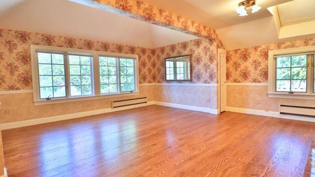200 Iris Way, Palo Alto CA: https://media.crmls.org/mediaz/a9d82bd4-2884-4de0-b68c-3bc78f44f081.jpg