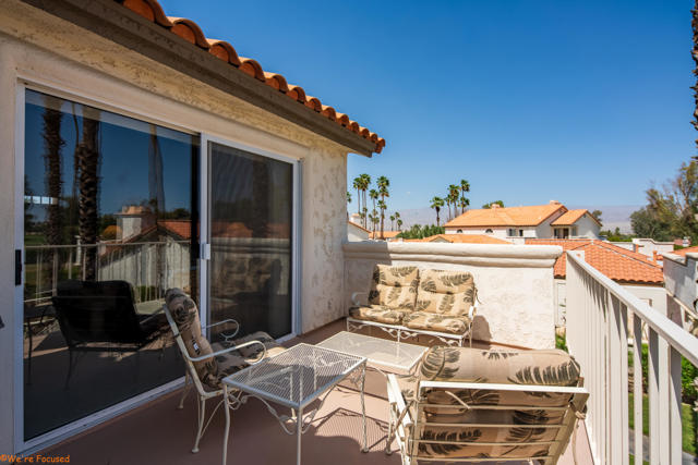 292 Desert Falls E Drive, Palm Desert CA: https://media.crmls.org/mediaz/a9d8a0c2-b00c-4ce6-b16e-caa1120333ab.jpg