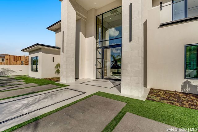 18386 Avenida Apice, Rancho Santa Fe CA: https://media.crmls.org/mediaz/a9d8aa3d-5d68-44b5-acd2-2fbfb002159d.jpg