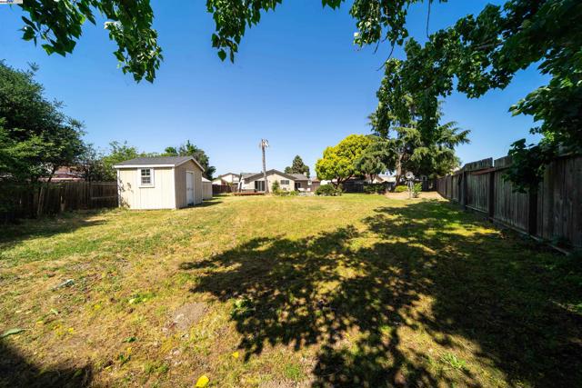 34505 Salinas Pl, Fremont CA: https://media.crmls.org/mediaz/a9d94f38-6534-4228-835d-54268bcf8ee2.jpg