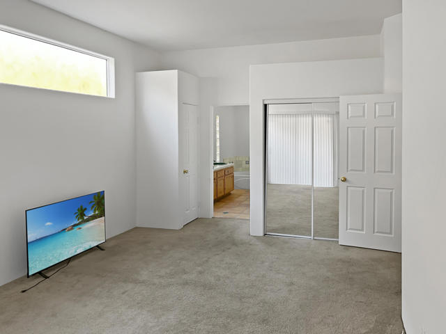 54670 Avenue Alvarado, La Quinta CA: https://media.crmls.org/mediaz/a9d96561-c326-4396-8f7e-35d6775c8f02.jpg