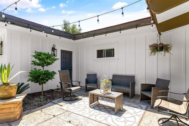 16707 Highway 76, Pauma Valley CA: https://media.crmls.org/mediaz/a9d9d79e-d5ee-4748-9c38-549670cde257.jpg
