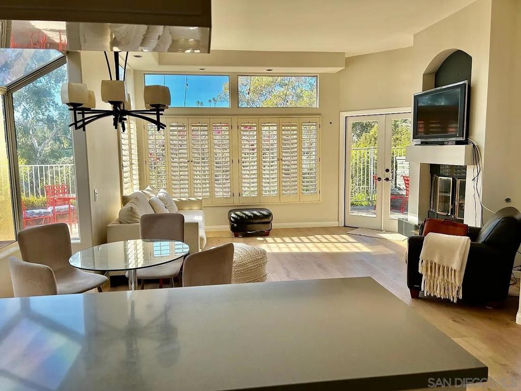 MLS #250035817SD img 2