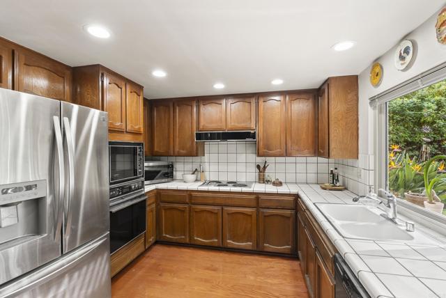 Detail Gallery Image 14 of 57 For 1099 Nugent Court, El Cajon,  CA 92020 - 4 Beds | 3 Baths