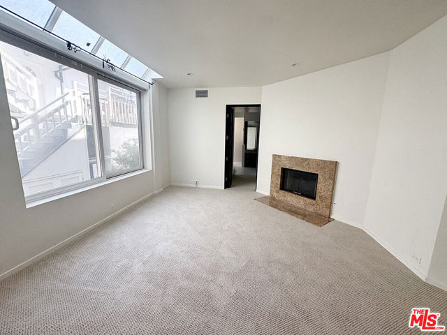 3505 Ocean Front Walk, Marina del Rey CA: https://media.crmls.org/mediaz/a9db2e97-f50d-4ebd-9497-07d228689bd5.jpg