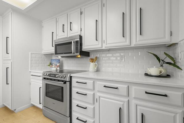 873 Boardwalk Place,  CA: https://media.crmls.org/mediaz/a9db6ec9-88ed-4e0b-8823-523e2611c3ea.jpg
