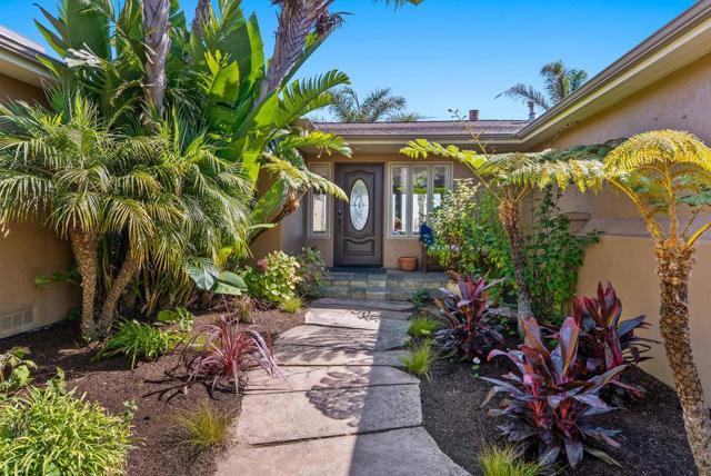 4790 Opal Cliff Drive, Santa Cruz CA: https://media.crmls.org/mediaz/a9db99d1-3595-4214-9c4e-6c334dbc55d1.jpg