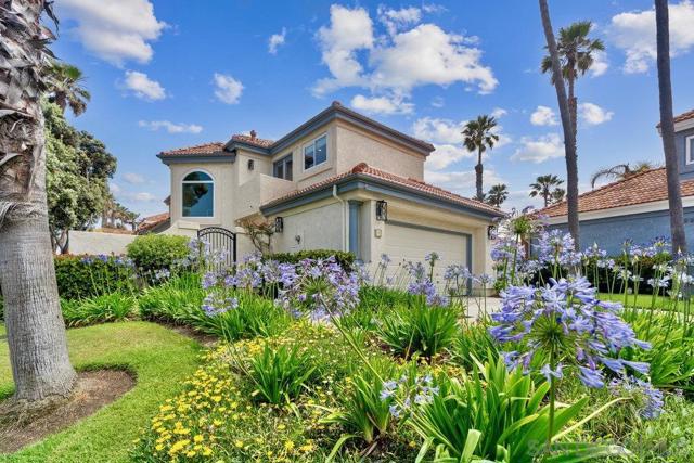 12 Mardi Gras Rd, Coronado CA: https://media.crmls.org/mediaz/a9dba5a8-017d-4e7d-9e99-6f389e67ef21.jpg