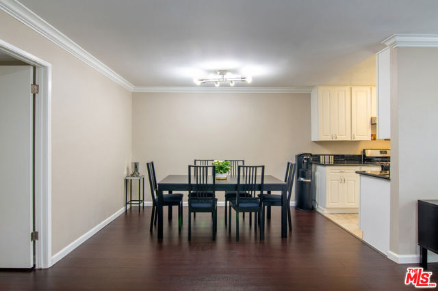 5252 Coldwater Canyon Avenue, 114 photo 5