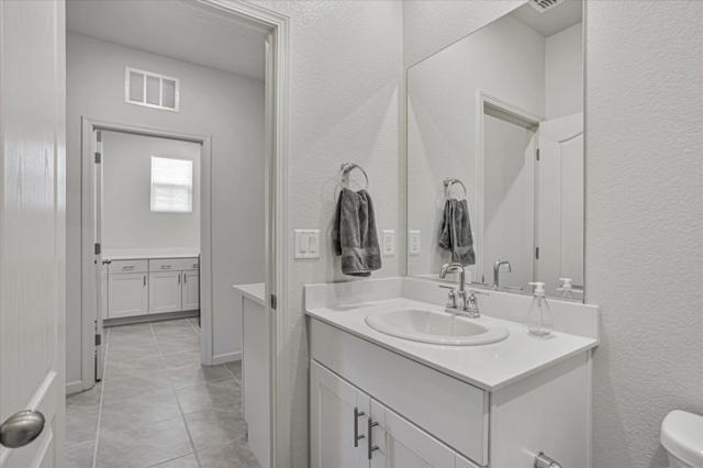 2051 Rosewood Drive, Hollister CA: https://media.crmls.org/mediaz/a9dbb264-66e7-41b1-9031-f5e5cc9e38df.jpg