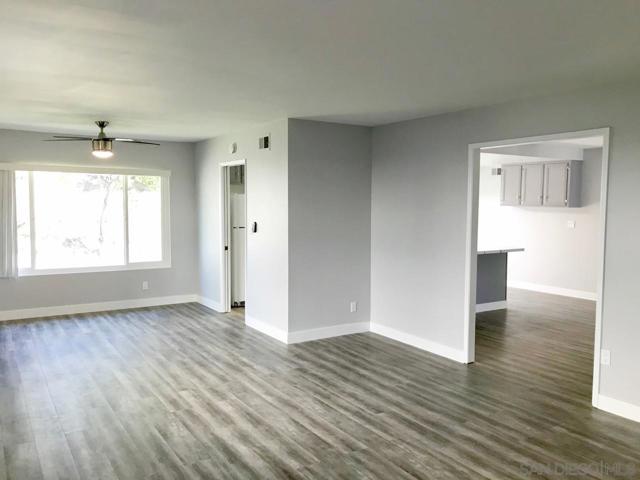 5091 Park Rim Dr, San Diego CA: https://media.crmls.org/mediaz/a9dc140f-f15e-4057-941a-650354a75a52.jpg