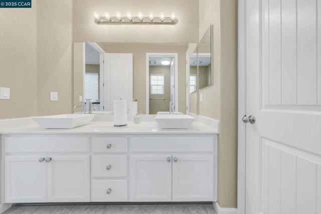 1037 Gridley Dr, Pittsburg CA: https://media.crmls.org/mediaz/a9dc24e3-4bed-4ae6-8d9a-0e1e9ae98667.jpg