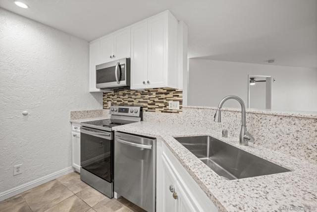 7283 Camino Degrazia Unit 11, San Diego, California 92111, 2 Bedrooms Bedrooms, ,2 BathroomsBathrooms,Condominium,For Sale,Camino Degrazia Unit 11,250036308SD