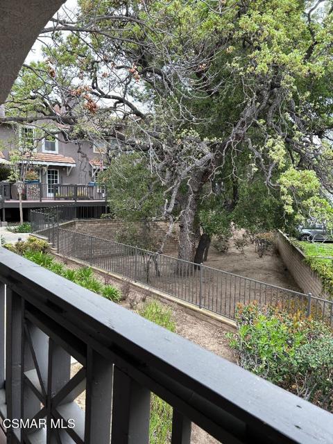 3376 Holly Grove Street, Westlake Village CA: https://media.crmls.org/mediaz/a9dde528-83f7-4c27-91b0-869dc5bdba99.jpg
