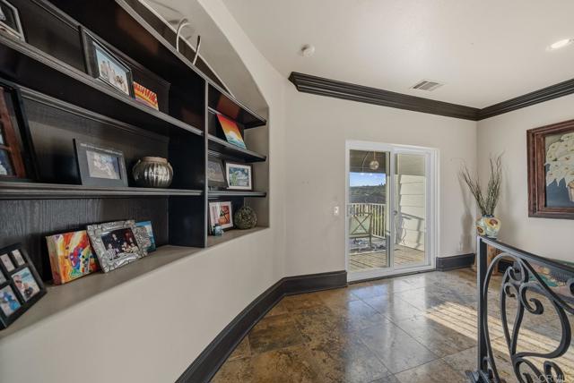 Image 40 of 74 For 46366 Sandia Creek Drive